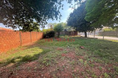 Terreno &agrave; venda - 305m&sup2; - CENTRO