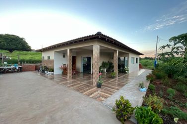 Ch&aacute;cara &agrave; venda - 4m&sup2; - Praca Cristo Redentor
