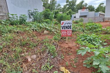 Terreno &agrave; venda - 135m&sup2; - Residencial Bourbon
