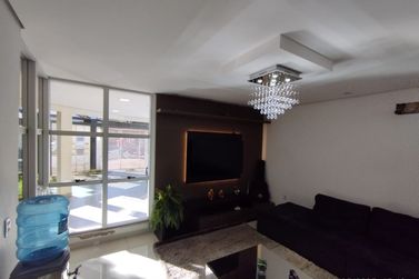 Casa &agrave; venda - 250m&sup2; - Parque Alto da Paran&aacute;