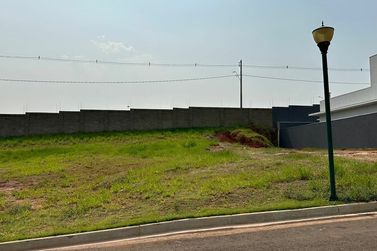 Terreno &agrave; venda - 299m&sup2; - CONDOMINIO PAYSAGE UNIQUE