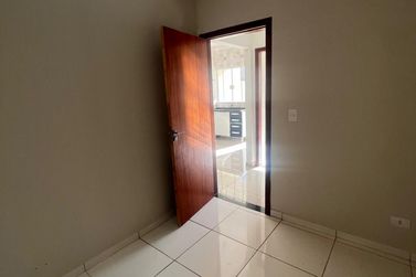 Casa para alugar - 100m&sup2; - Jardim Tropical