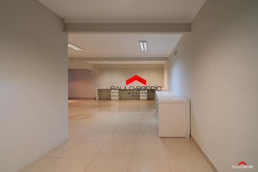 Sala Comercial &agrave; venda - 241m&sup2; - Zona I