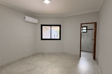 Casa &agrave; venda - 180m&sup2; - Jardim Para&iacute;so
