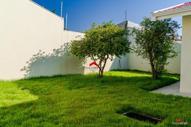 Casa &agrave; venda - 185m&sup2; - Zona Armaz&eacute;m