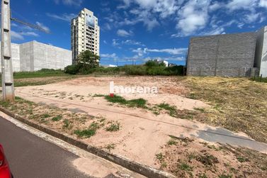 Terreno &agrave; venda - 400m&sup2; - Zona I