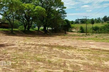 Ch&aacute;cara &agrave; venda - 1927m&sup2; - Centro