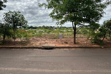 Terreno &agrave; venda - 214m&sup2; - JARDIM AEROPORTO