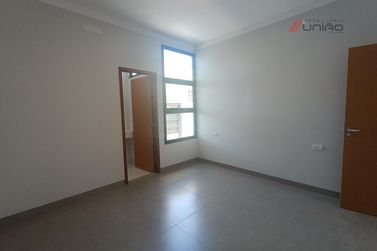 Casa &agrave; venda - 70m&sup2; - Jardim Caravelle