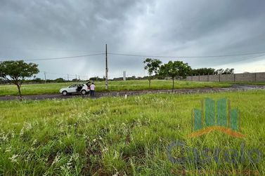 Terreno &agrave; venda - 270m&sup2; - Centro