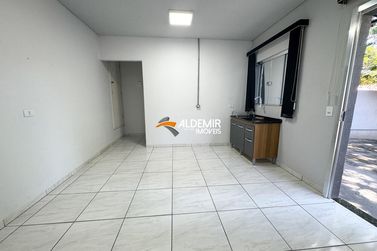 Kitnet para alugar - 30m&sup2; - Zona 6