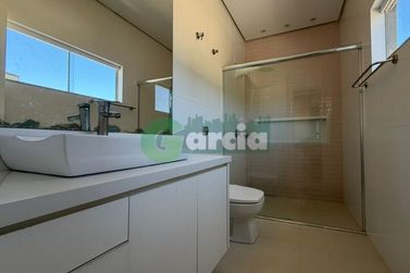 Casa &agrave; venda - 242m&sup2; - ZONA II