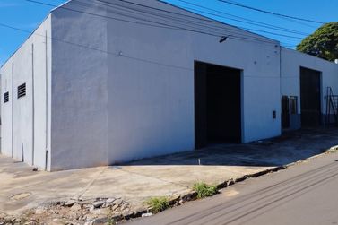 Sal&atilde;o Comercial para alugar - 210m&sup2; - Zona VII