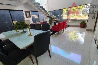 Casa &agrave; venda - 245m&sup2; - Zona V