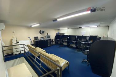 Sal&atilde;o Comercial &agrave; venda - 84m&sup2; - Zona I