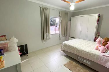 Sobrado &agrave; venda - 197m&sup2; - Zona II