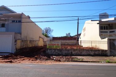 Terreno &agrave; venda - 490m&sup2; - Zona II