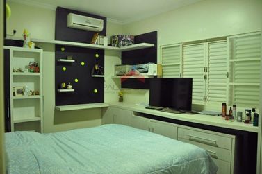 Sobrado &agrave; venda - 218m&sup2; - Zona II