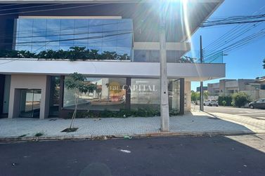 Sal&atilde;o Comercial para alugar - 86m&sup2; - Zona III