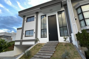 Sobrado &agrave; venda - 360m&sup2; - Condom&iacute;nio Royal Garden