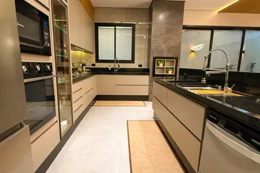 Casa &agrave; venda - 253m&sup2; - Paysage Essenza Condom&iacute;nio