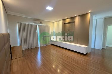 Casa &agrave; venda - 242m&sup2; - ZONA II