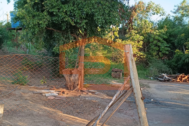 Terreno &agrave; venda - 198m&sup2; - &Aacute;rea Urbana
