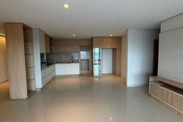 Apartamento para alugar - 180m&sup2; - Zona III