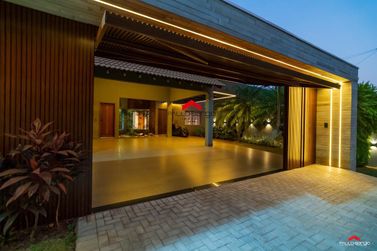 Sobrado &agrave; venda - 305m&sup2; - Zona VII