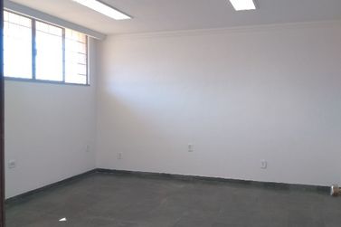 Sala Comercial para alugar - 240m&sup2; - Zona II