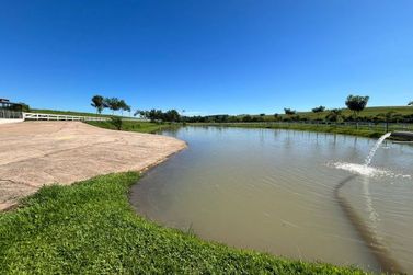 Ch&aacute;cara &agrave; venda - 