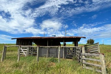 Ch&aacute;cara &agrave; venda - 24m&sup2; - SERRA DOS DOURADOS