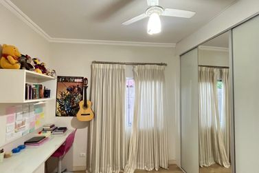 Casa &agrave; venda - 345m&sup2; - Jardim Tamoio