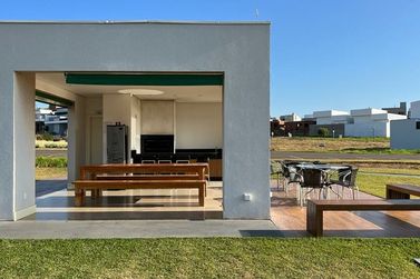 Terreno &agrave; venda - 240m&sup2; - .