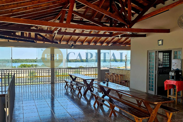 Casa &agrave; venda - 558m&sup2; - Centro