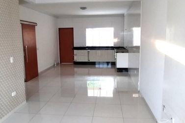 Casa &agrave; venda - 257m&sup2; - ZONA VII