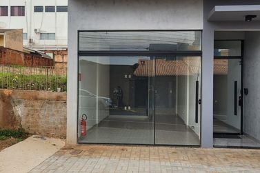 Sal&atilde;o Comercial para alugar - 21m&sup2; - Zona III