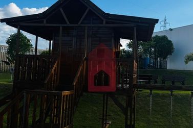 Terreno &agrave; venda - 246m&sup2; - Zona III