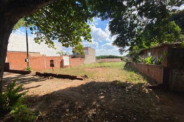Terreno &agrave; venda - 525m&sup2; - Zona VI