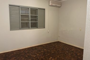 Casa &agrave; venda - 372m&sup2; - Zona I-A