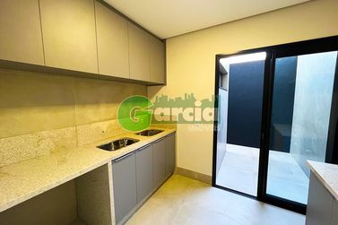 Casa &agrave; venda - 250m&sup2; - Residencial Portal das &Aacute;guas