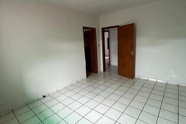 Casa para alugar - 100m&sup2; - Zona I