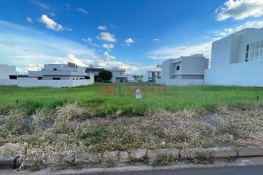 Terreno &agrave; venda - 243m&sup2; - CONDOMINIO PAYSAGE ESSENZA