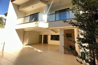 Casa &agrave; venda - 247m&sup2; - Zona II