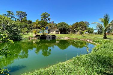 Ch&aacute;cara &agrave; venda - 160m&sup2; - Jardim Pac&iacute;fico