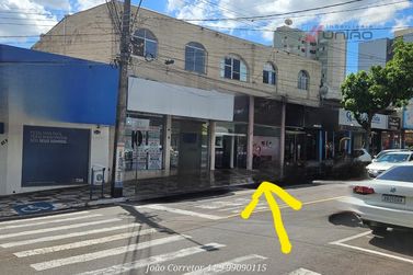 Sal&atilde;o Comercial &agrave; venda - 966m&sup2; - Zona III