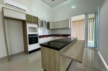 Casa &agrave; venda - 180m&sup2; - JARDIM ALPHAVILE