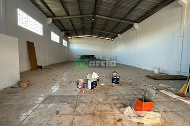 Sal&atilde;o Comercial para alugar - 200m&sup2; - Parque Industrial II
