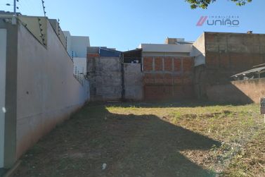 Terreno &agrave; venda - 212m&sup2; - Zona I-a