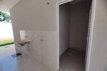 Casa &agrave; venda - 130m&sup2; - Jardim Tropical